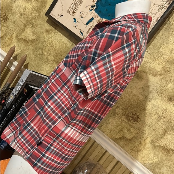 Patagonia Red and Blue Casual Button Down Short Sleeve Shirt. Large - Picture 4 of 9